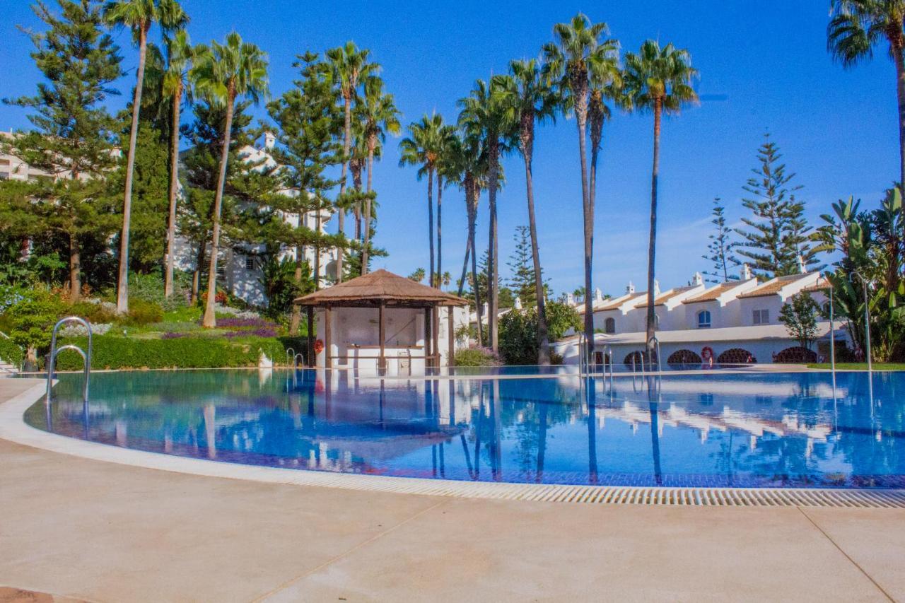 Benalgolf Lovely Apartment In Benalmadena With Sea Views, Excellent Wifi Connection, Private Backyard With Bbq Eksteriør billede