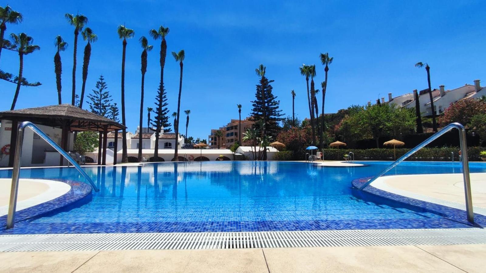 Benalgolf Lovely Apartment In Benalmadena With Sea Views, Excellent Wifi Connection, Private Backyard With Bbq Eksteriør billede