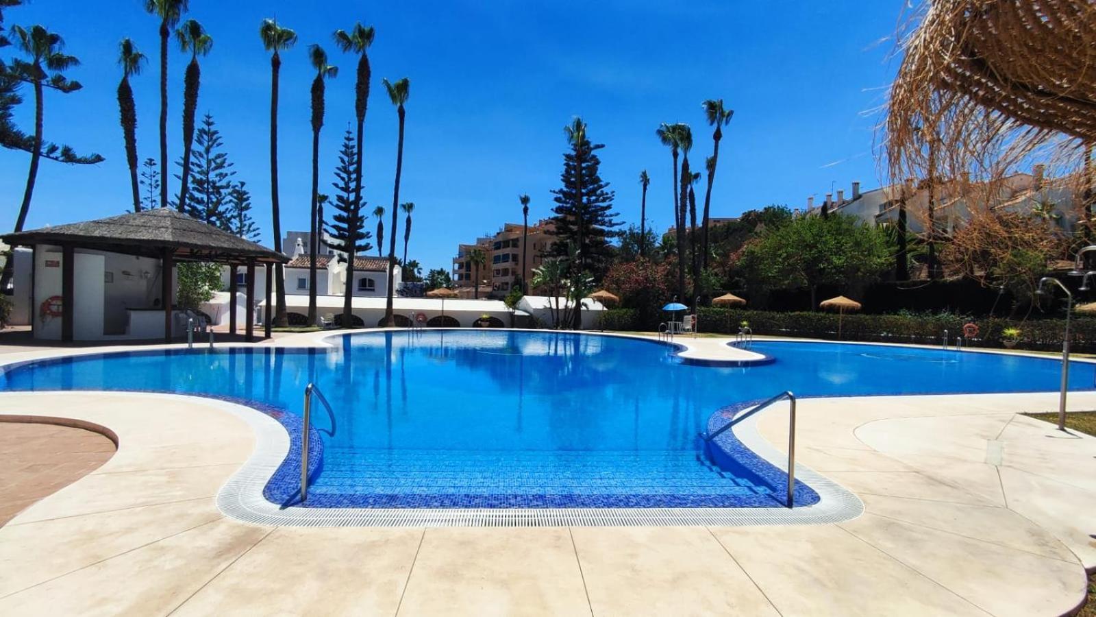 Benalgolf Lovely Apartment In Benalmadena With Sea Views, Excellent Wifi Connection, Private Backyard With Bbq Eksteriør billede